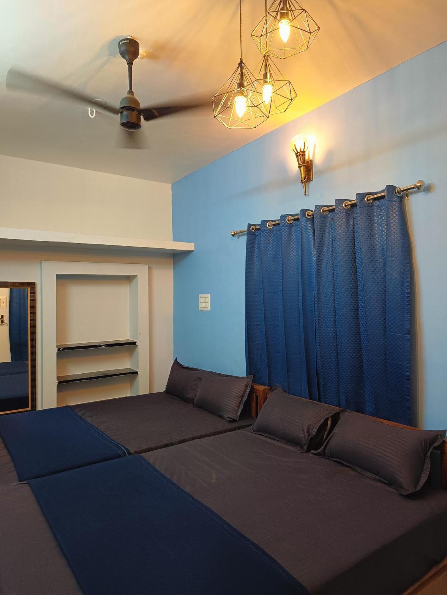 Omkara - The Fives Guest House Tiruvannamalai Bilik gambar