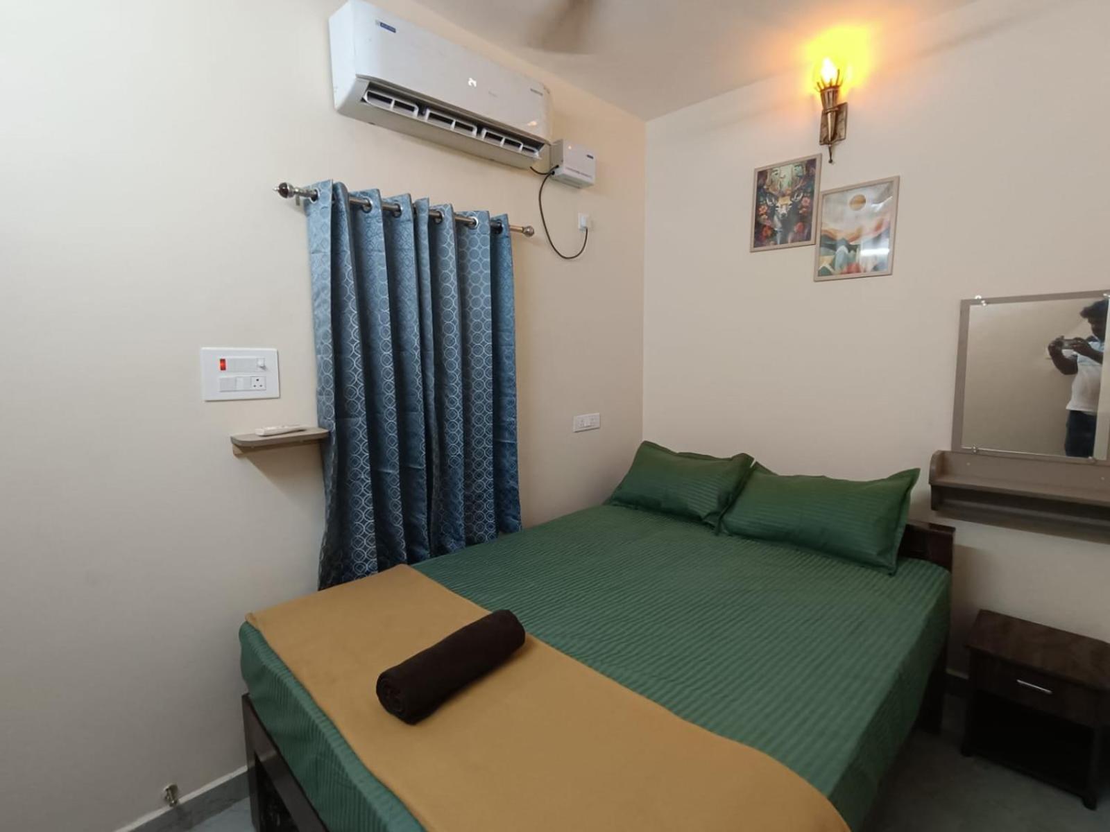 Omkara - The Fives Guest House Tiruvannamalai Luaran gambar